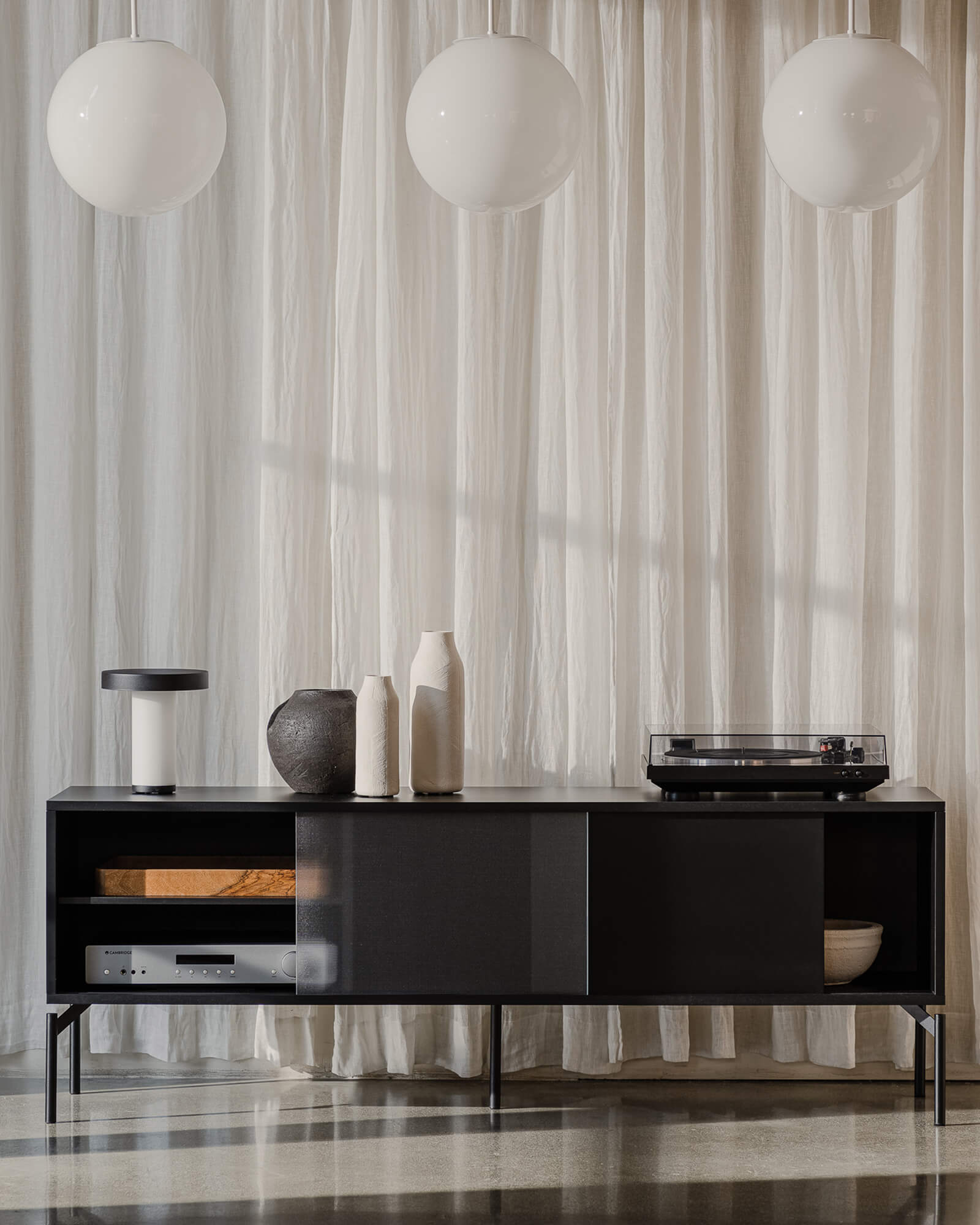 Met TV Stand