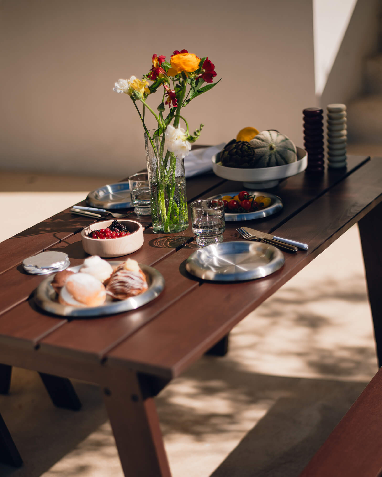 Navo Table - 140 x 77 cm