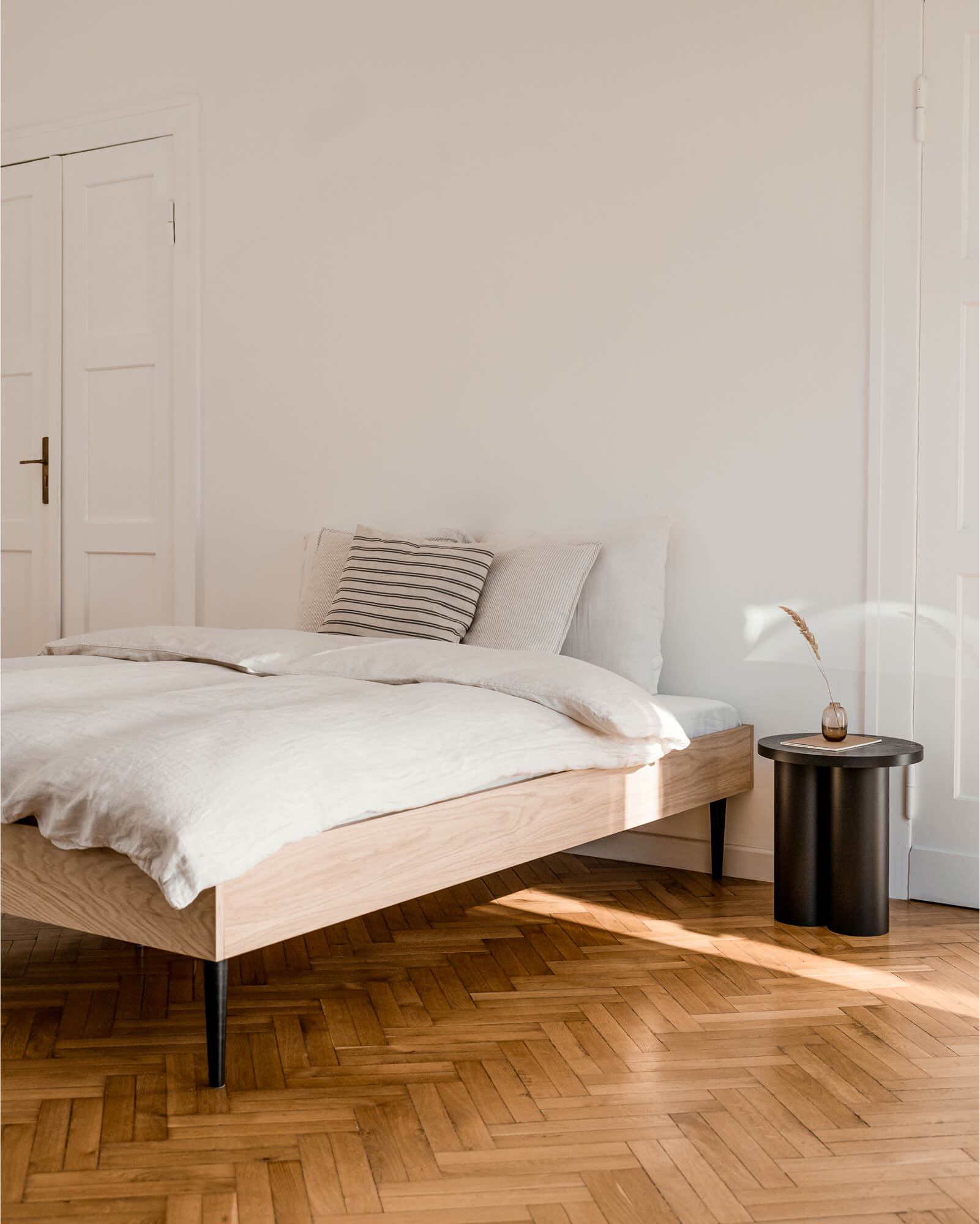 Streiko Bed Walnut