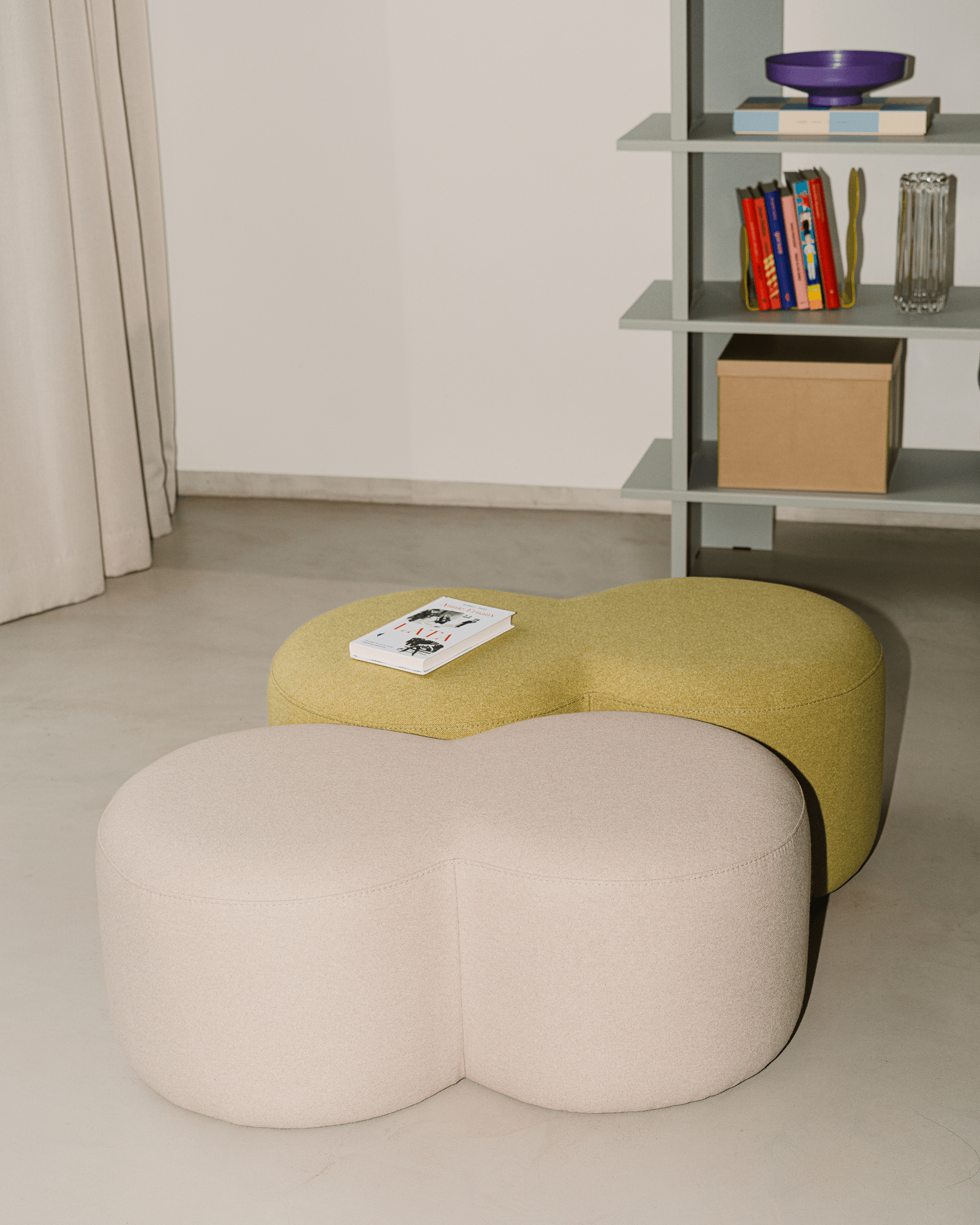 Umbo Pouf