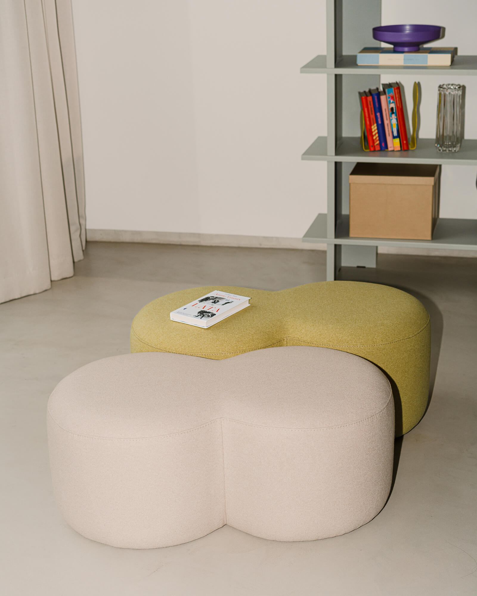 Umbo Pouf
