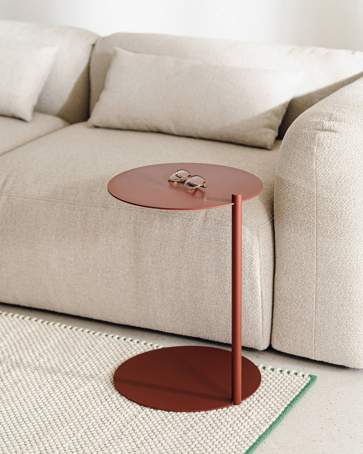 Ande Side Table – burgundy - modern compact steel table - noo.ma
