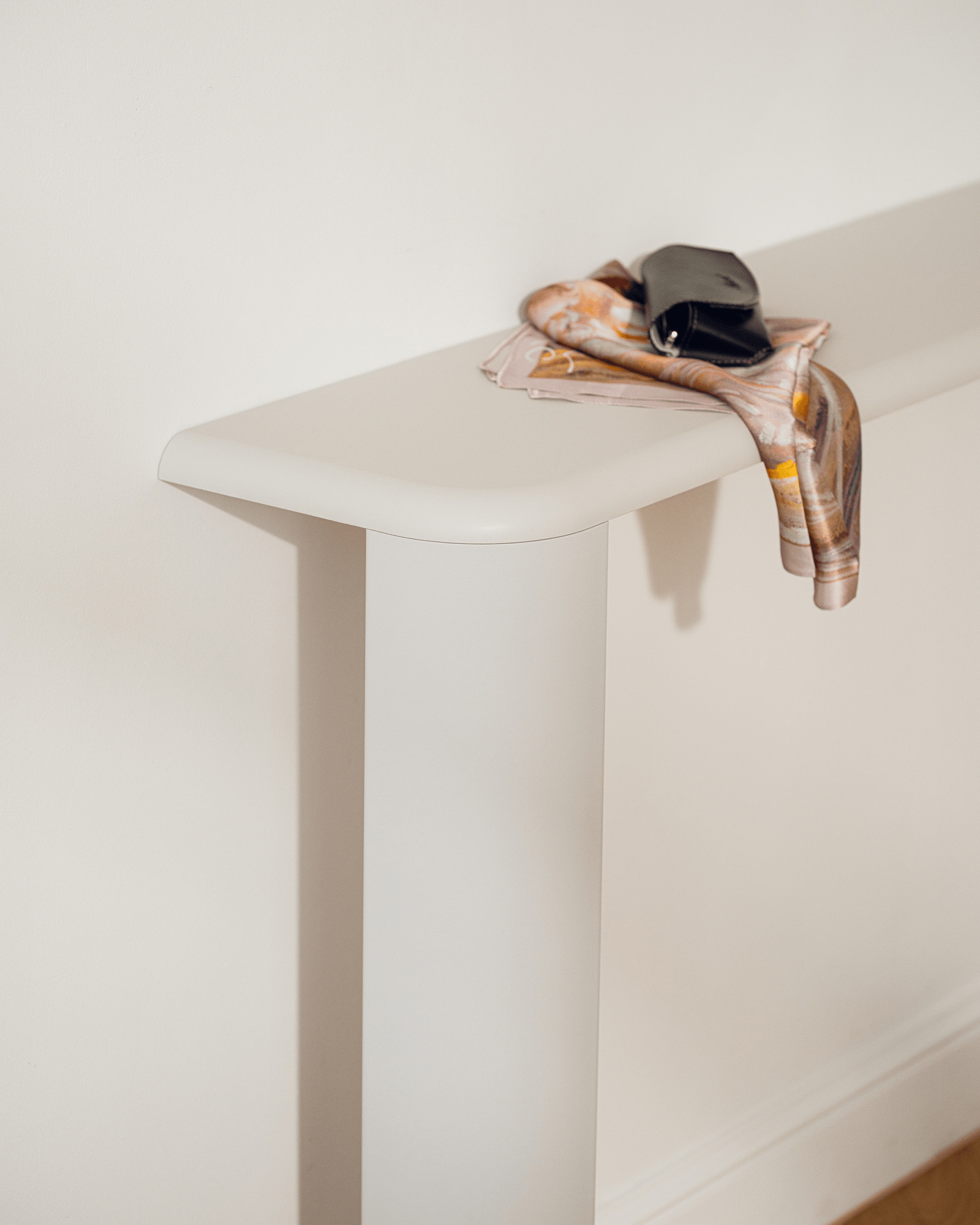 Fli Console Table
