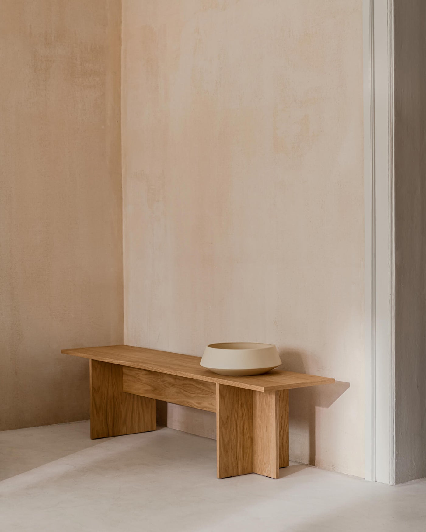 Hett Bench - large modern wooden oak dining bench - noo.ma