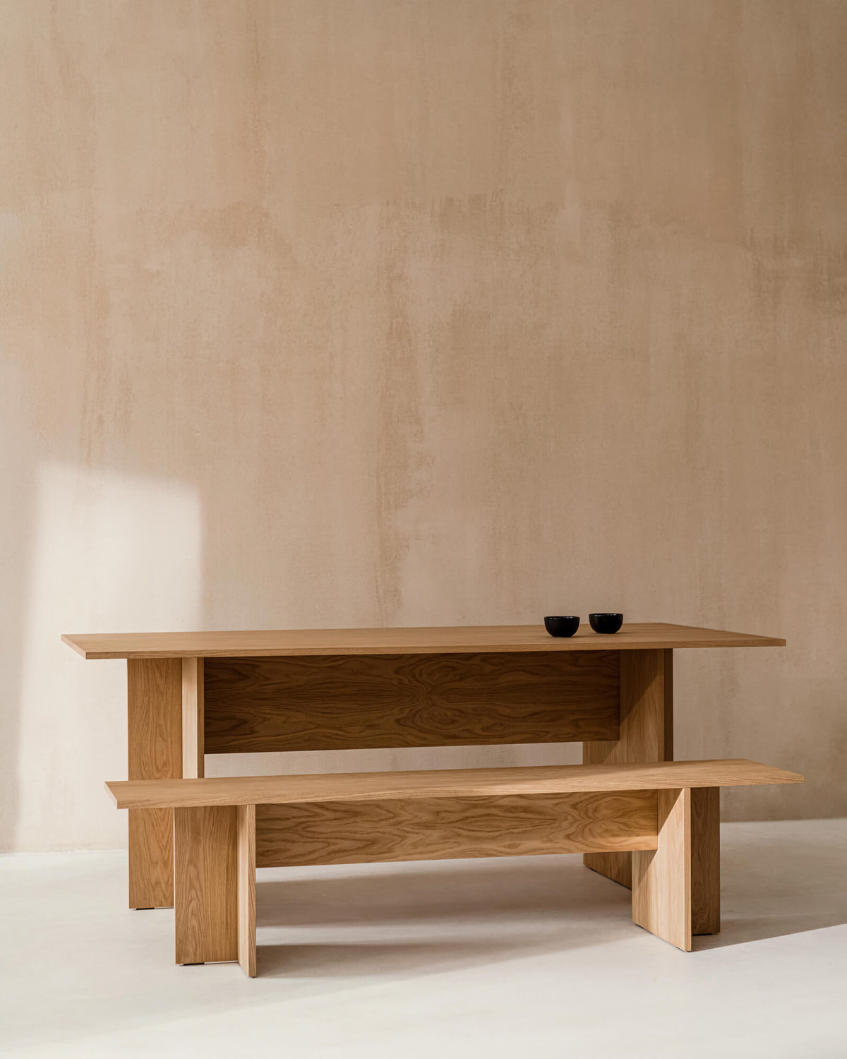 Hett Bench - large modern wooden oak dining bench - noo.ma