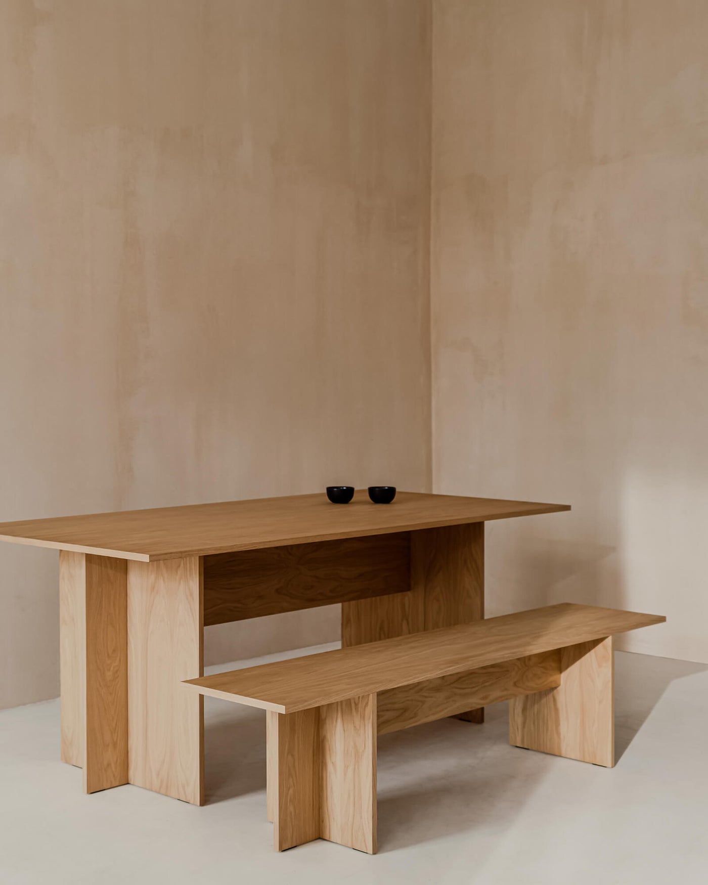 Hett Bench - large modern wooden oak dining bench - noo.ma