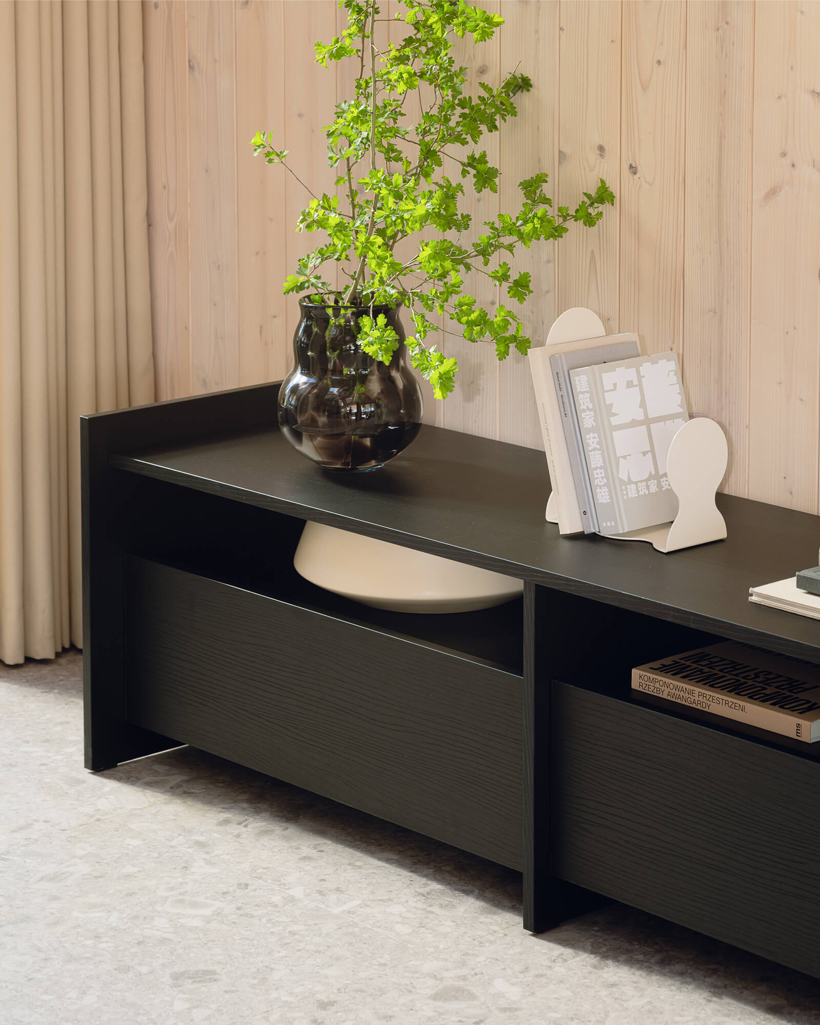 Hido TV Stand