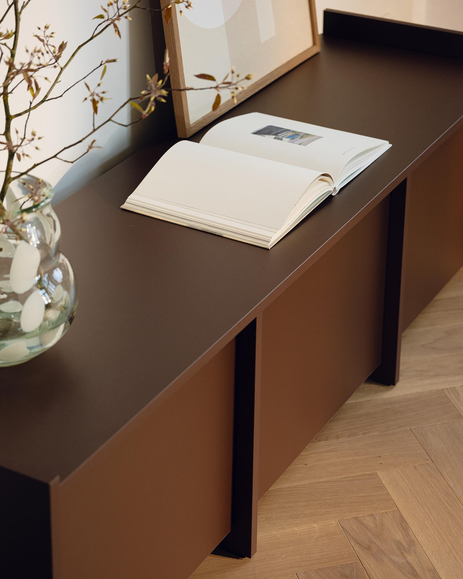 Hido TV Stand