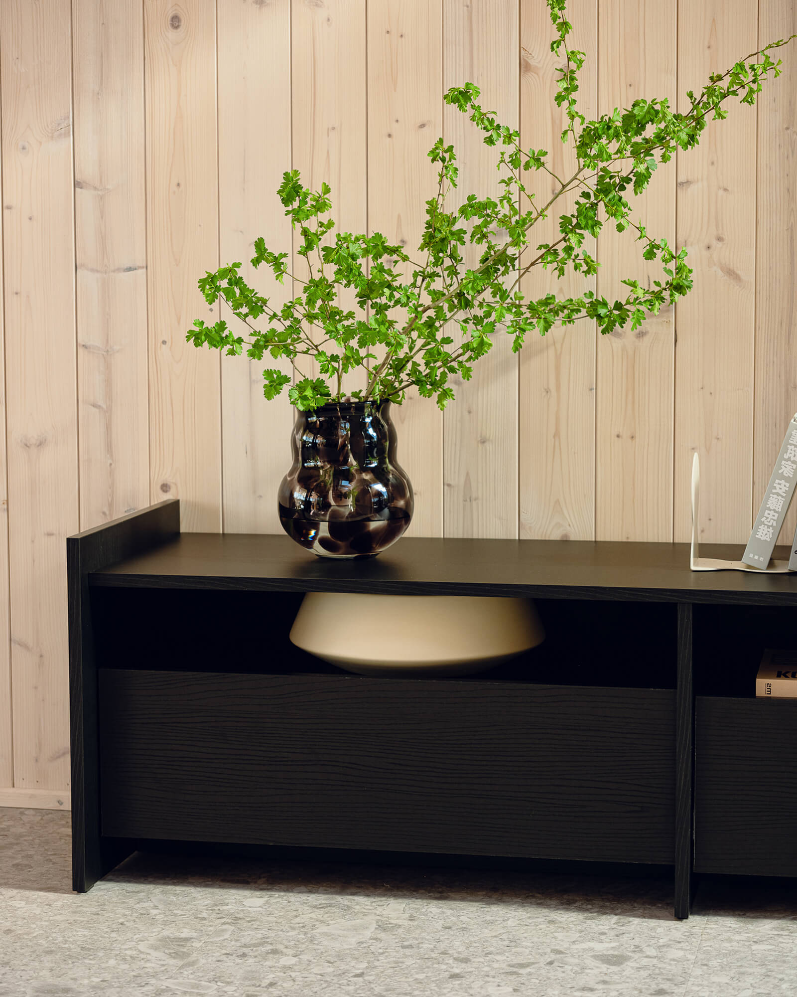 Hido TV Stand