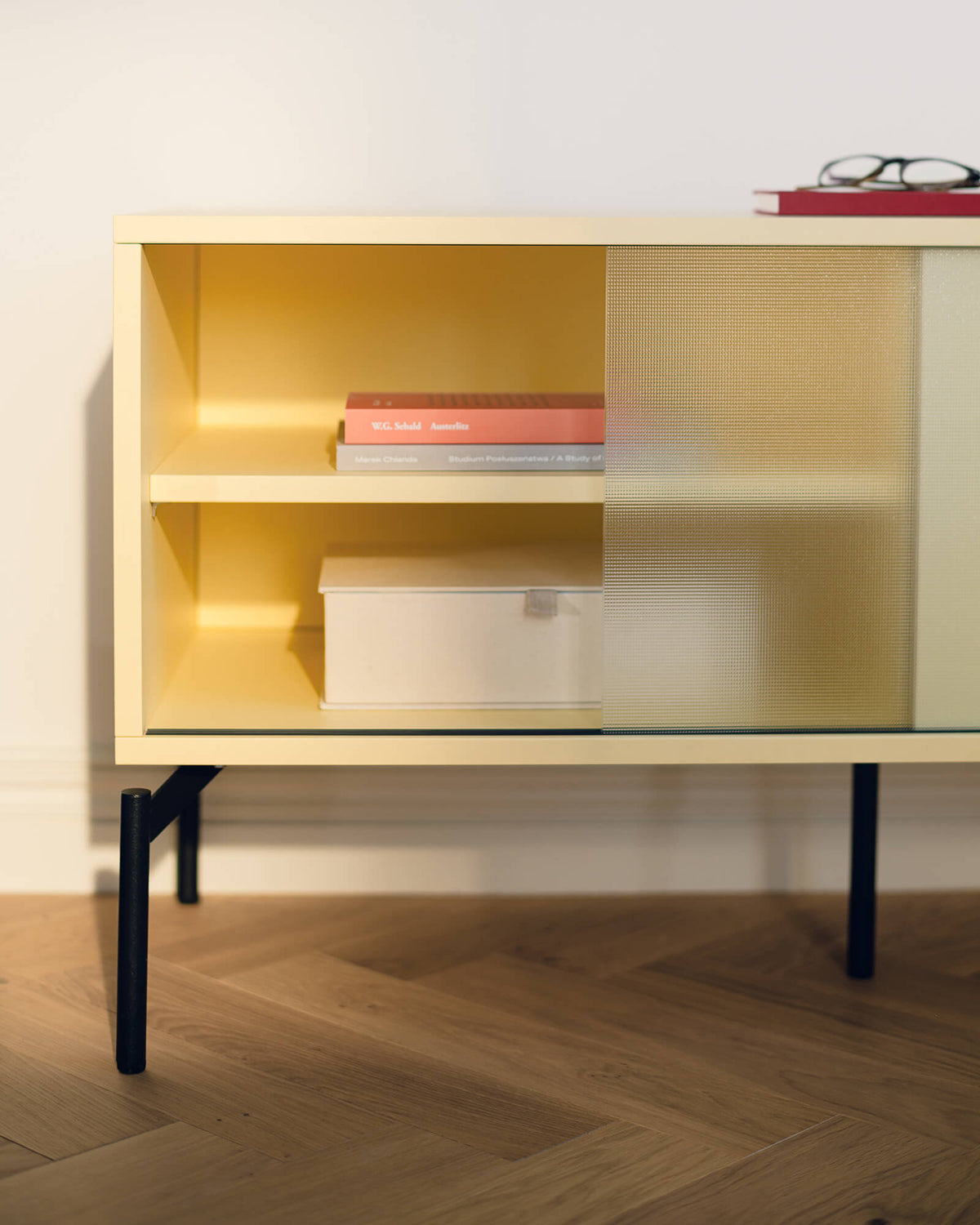 Met Mini TV Stand