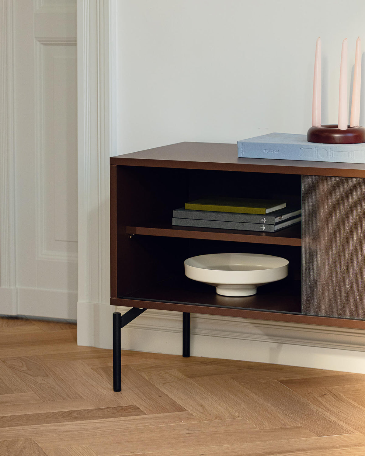 Met Mini TV Stand