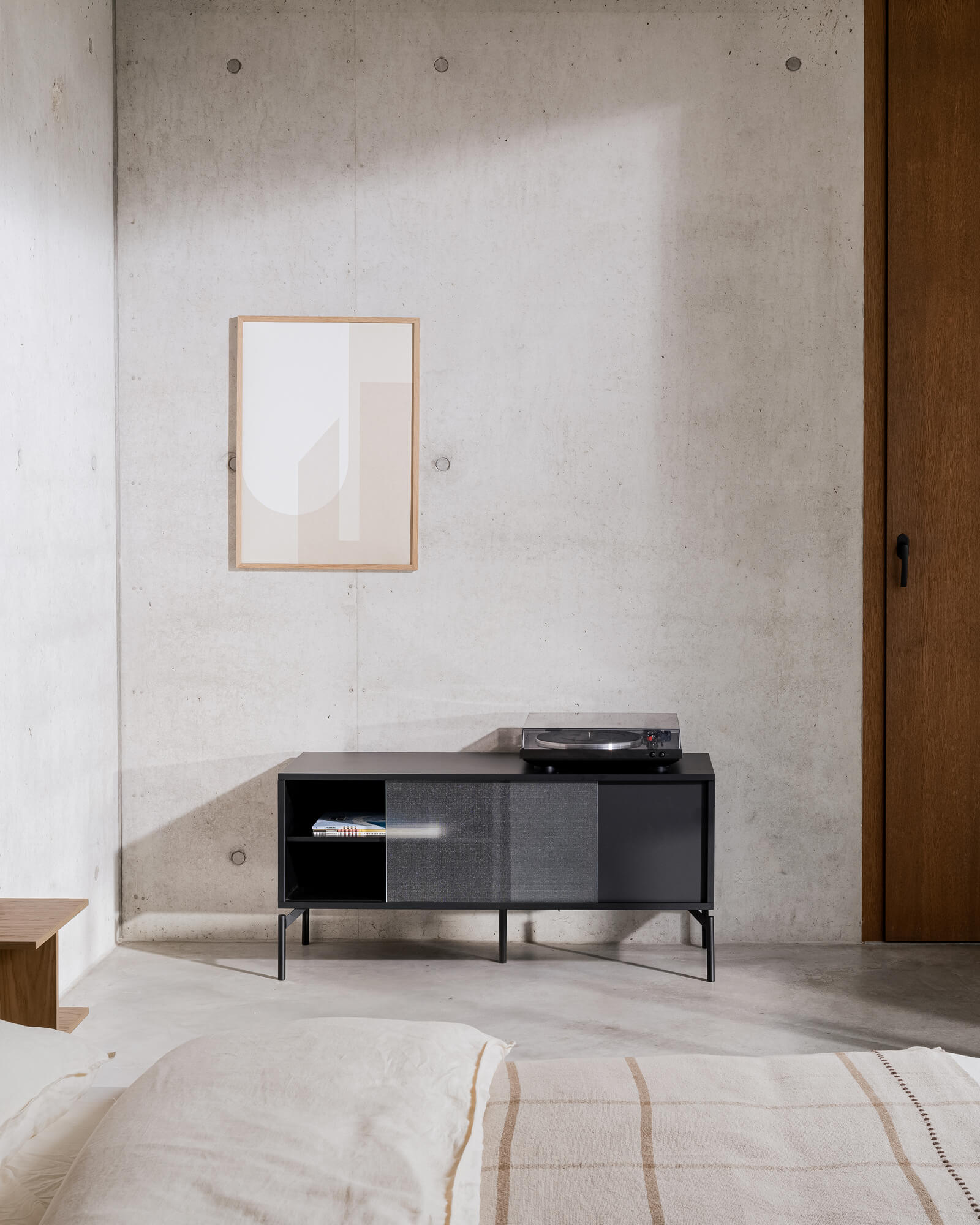 Met Mini TV Stand