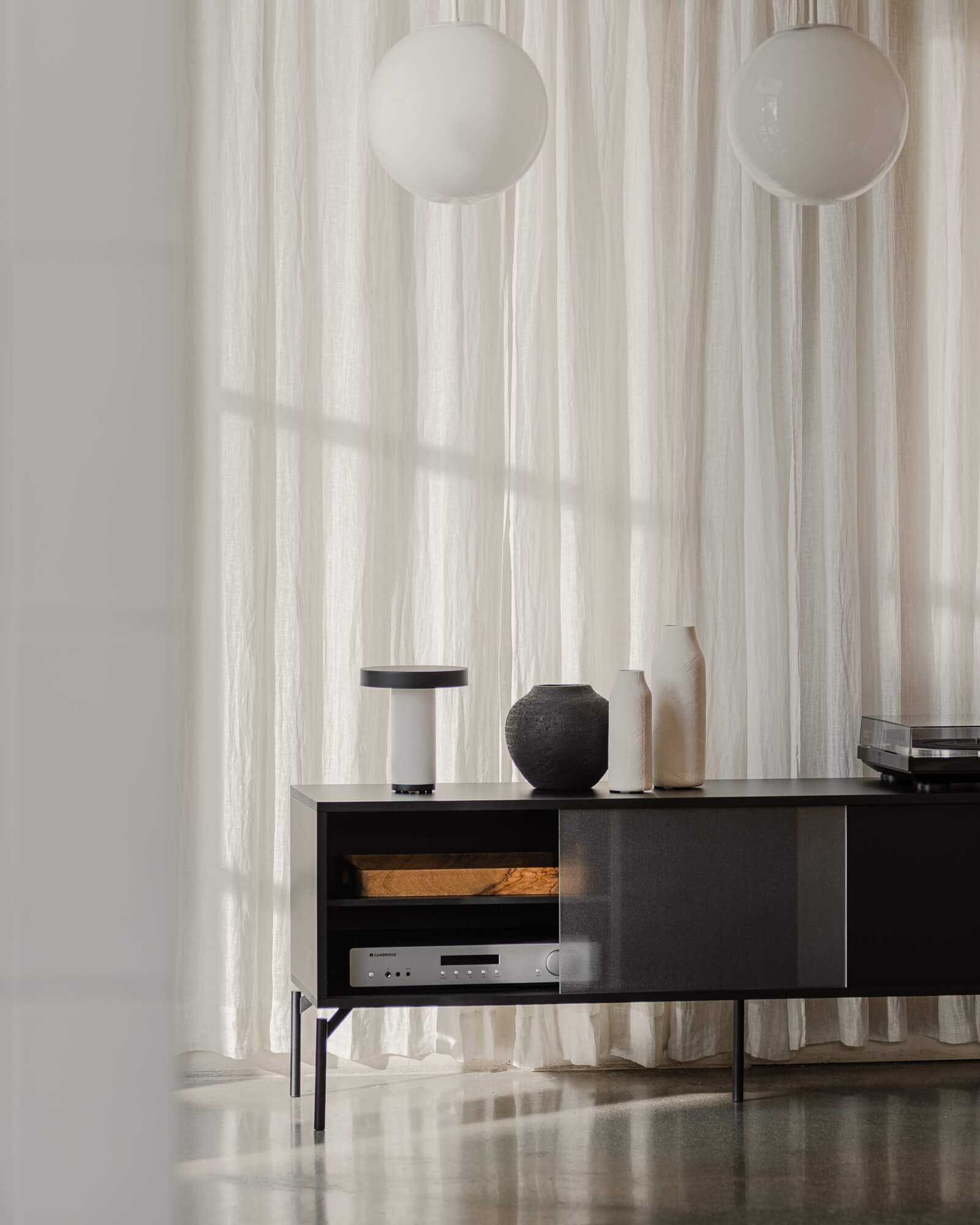 Met TV Stand