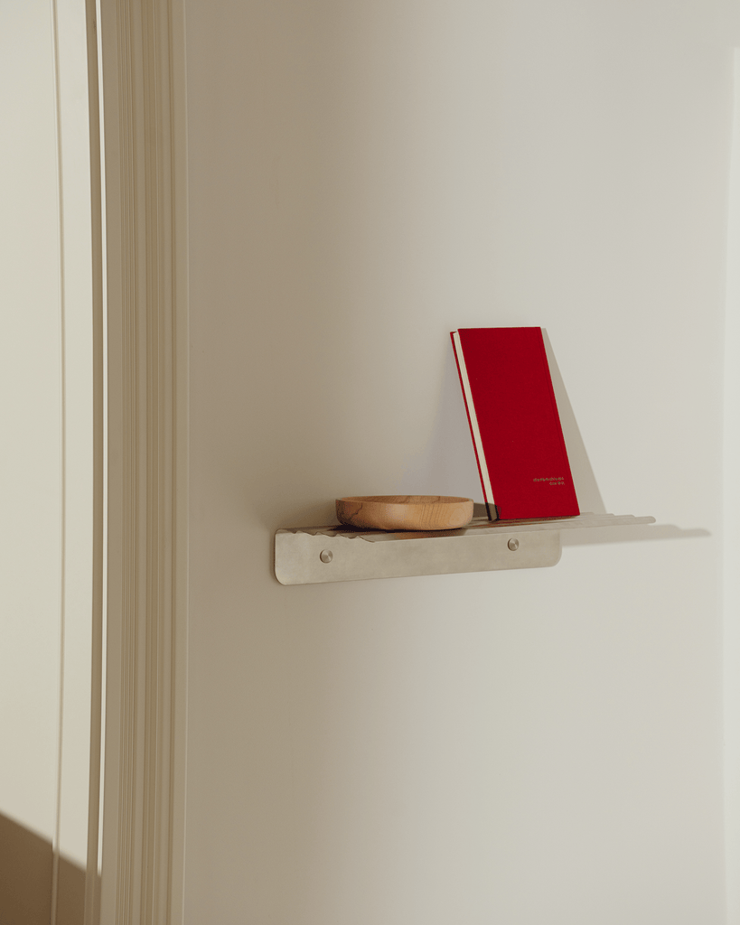 Olbi Shelf - steel wavy display shelf for living room & more - noo.ma