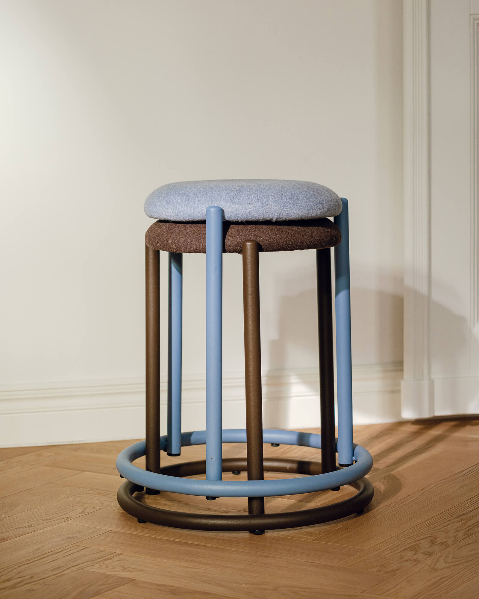 Puli Stool