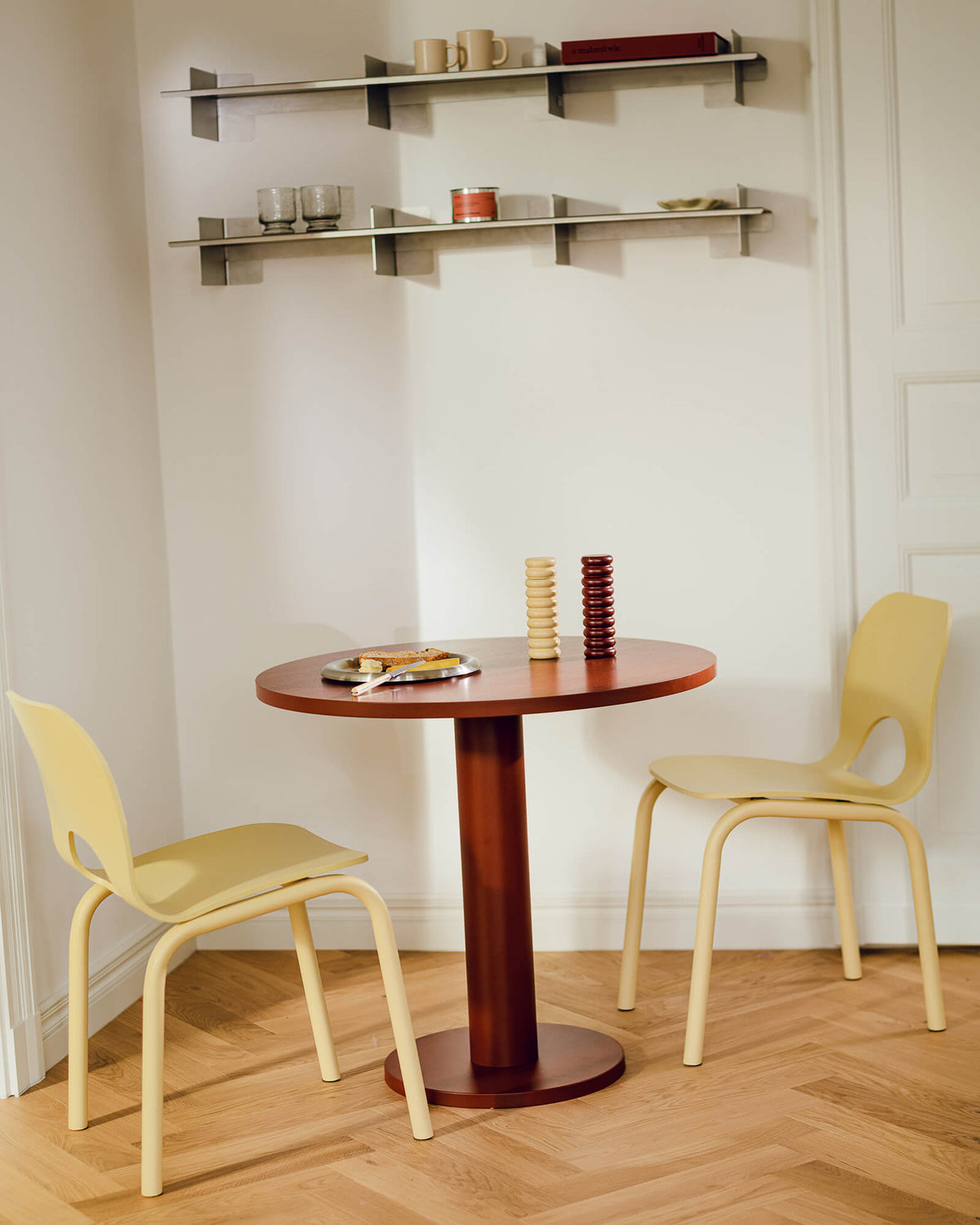 Sool Café Table