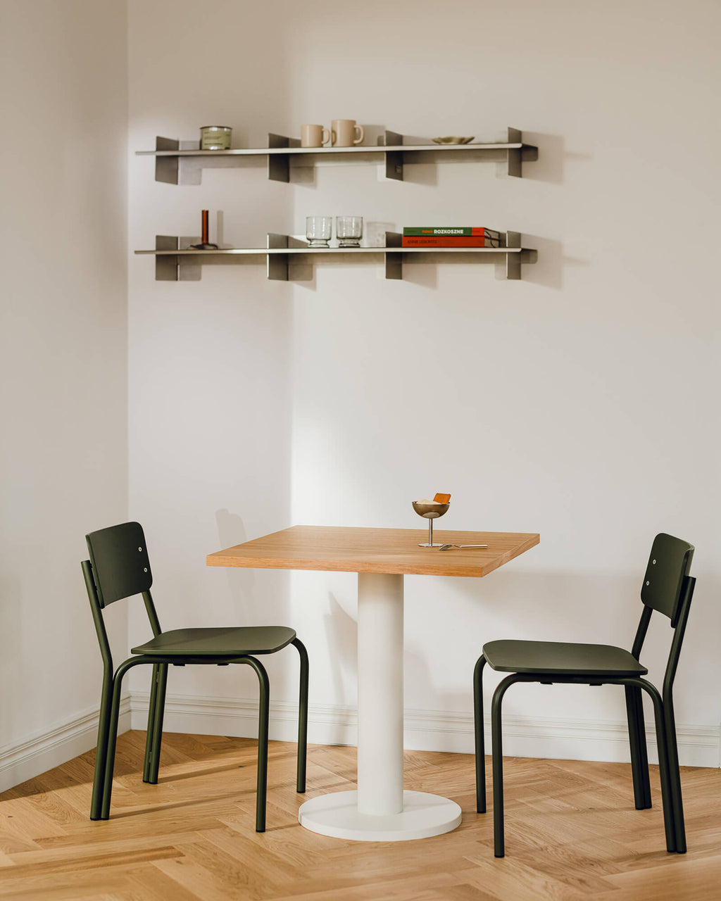 Sool Café Table