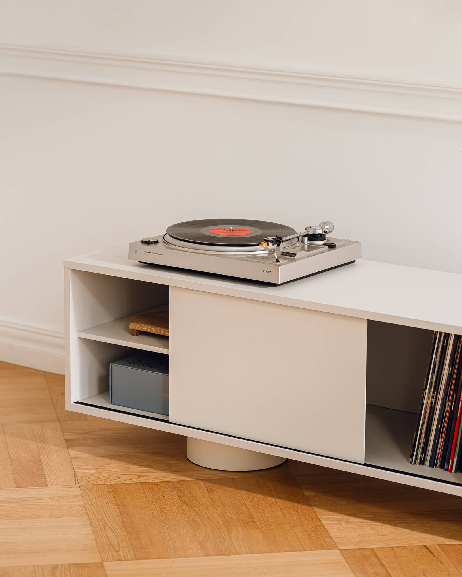 Taro TV Stand