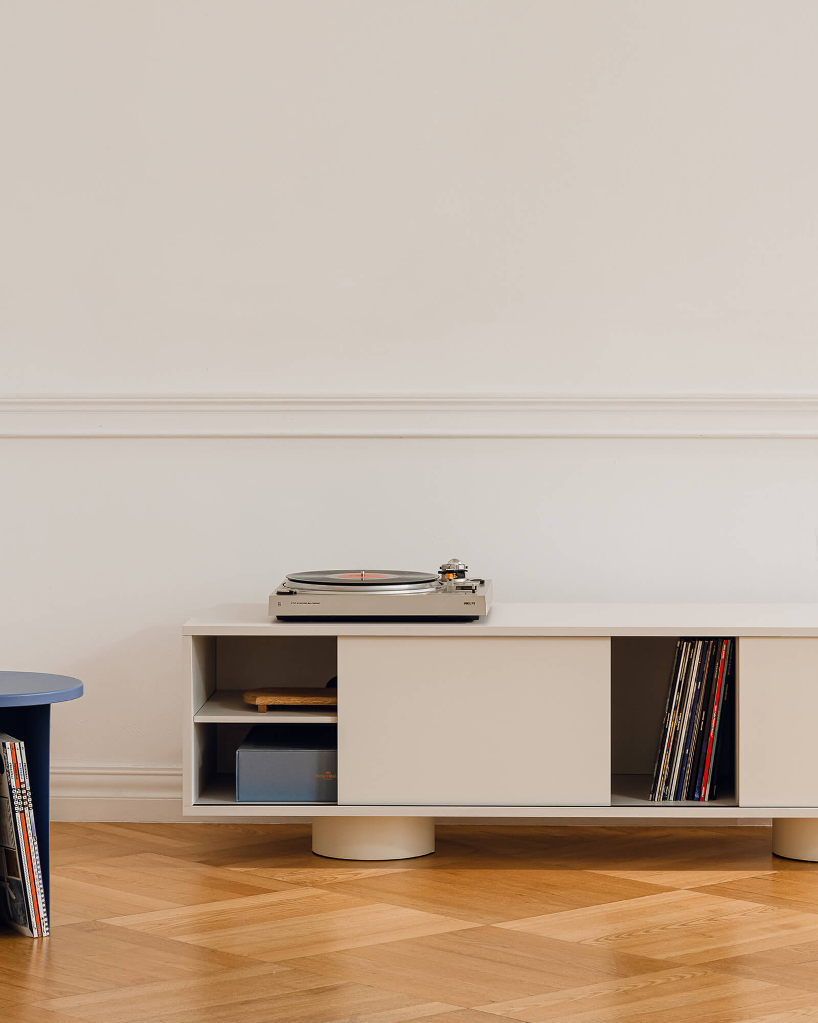 Taro TV Stand