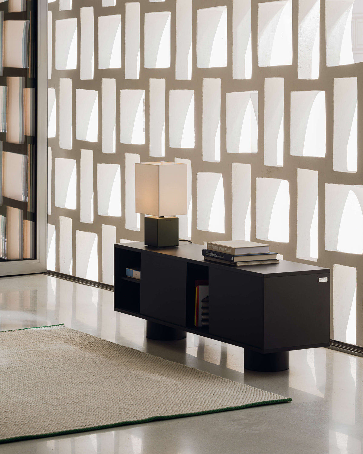 Taro Mini TV Stand