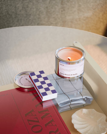 Ven Scented Candle - Saffron & Sandalwood