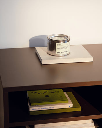 Ven Scented Candle - Saffron & Sandalwood