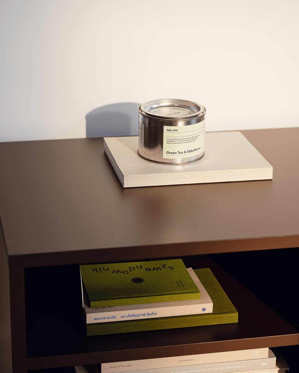 Ven Scented Candle - Saffron & Sandalwood