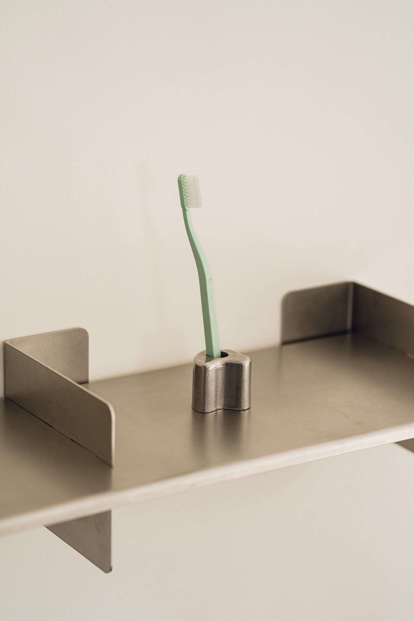 Mis Toothbrush Holder